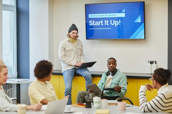 Agence média vs agence de communication : quelles différences ?