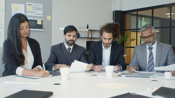 Optimiser la Gestion des Ressources Humaines dans le Secteur de la Construction : Stratégies Efficaces et Innovantes.